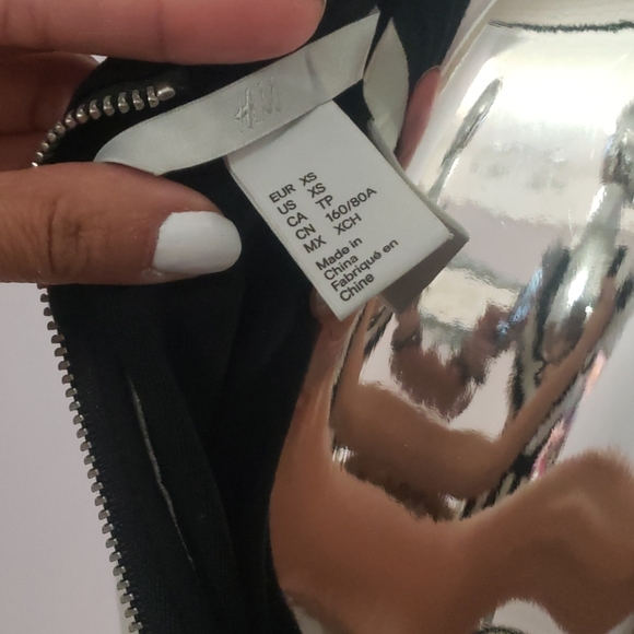 Black and white striped Dress - Picture 4 of 4